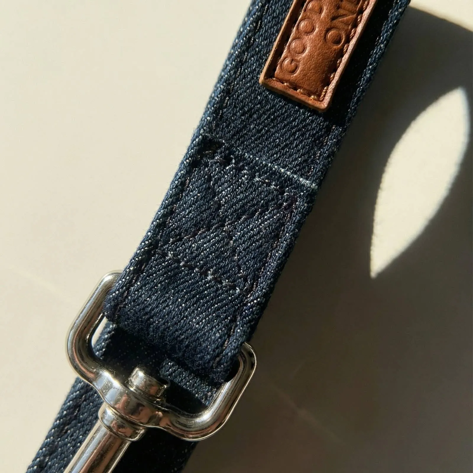 Close-up of the metal clip