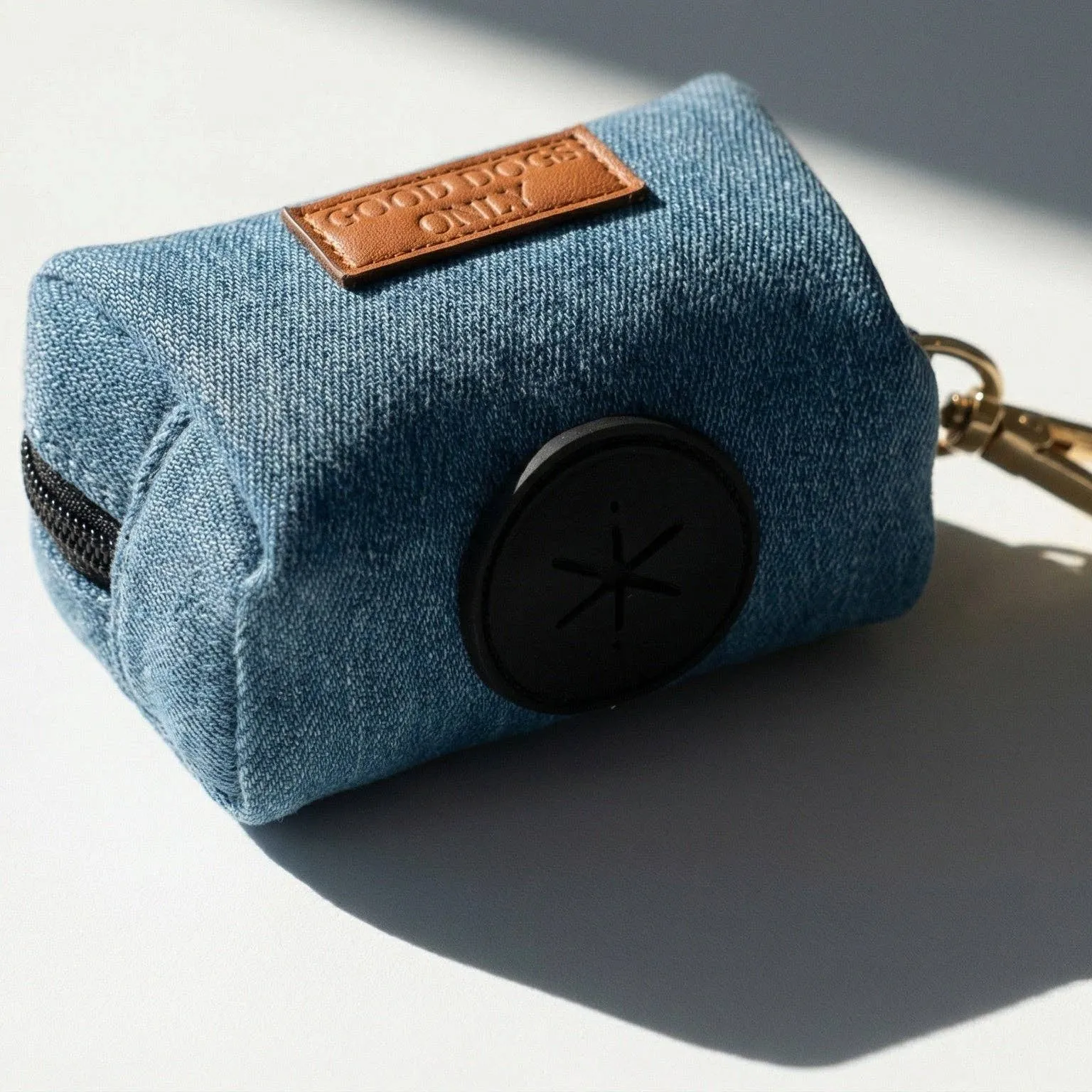 Close-up of the Harbour bag holder
